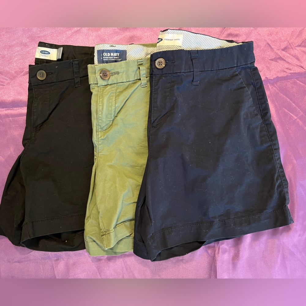 Old Navy Women’s Size 2 shorts lot